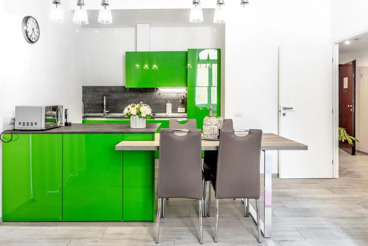 Inluce Apartment Top Class Sanremo 0*,  Italien